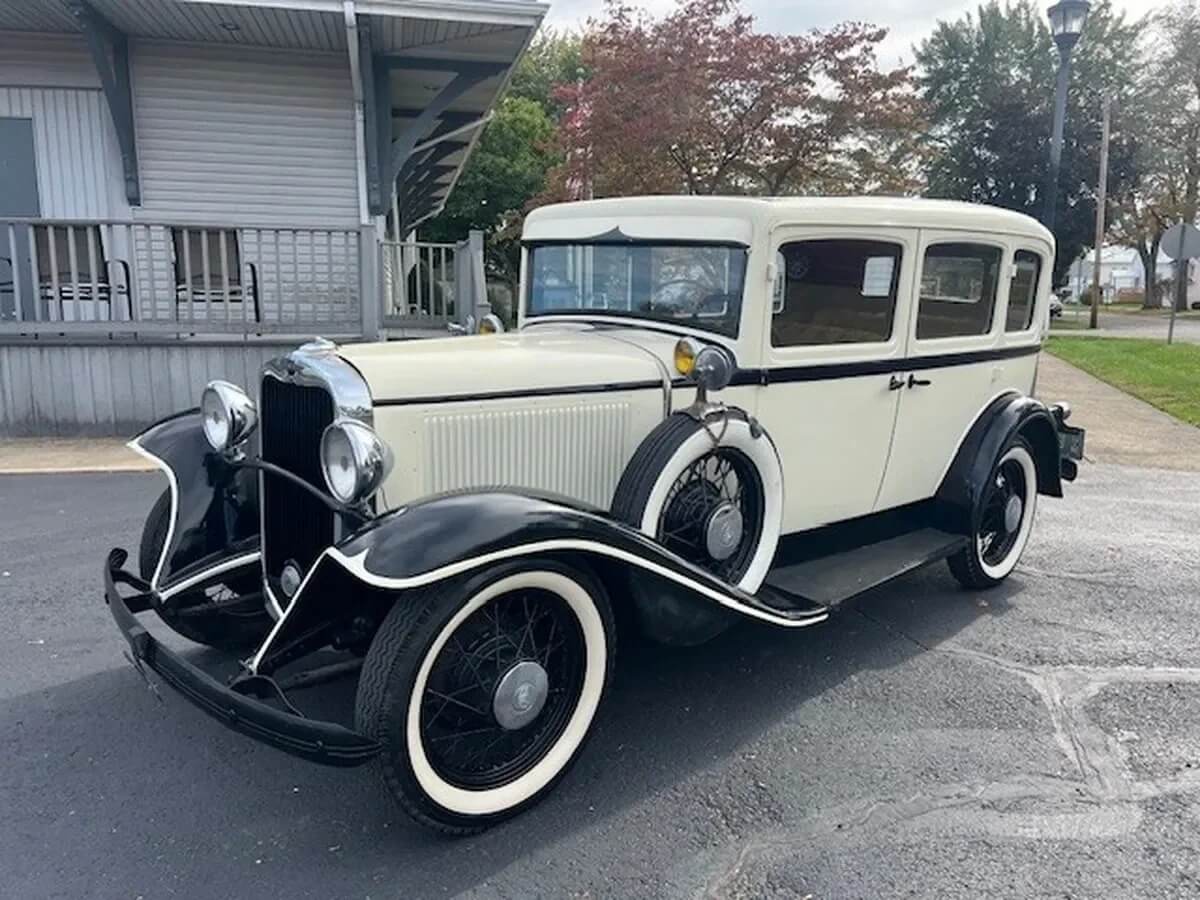 Vintage Dodge classic car limousine rental Virginia — three quarter front view